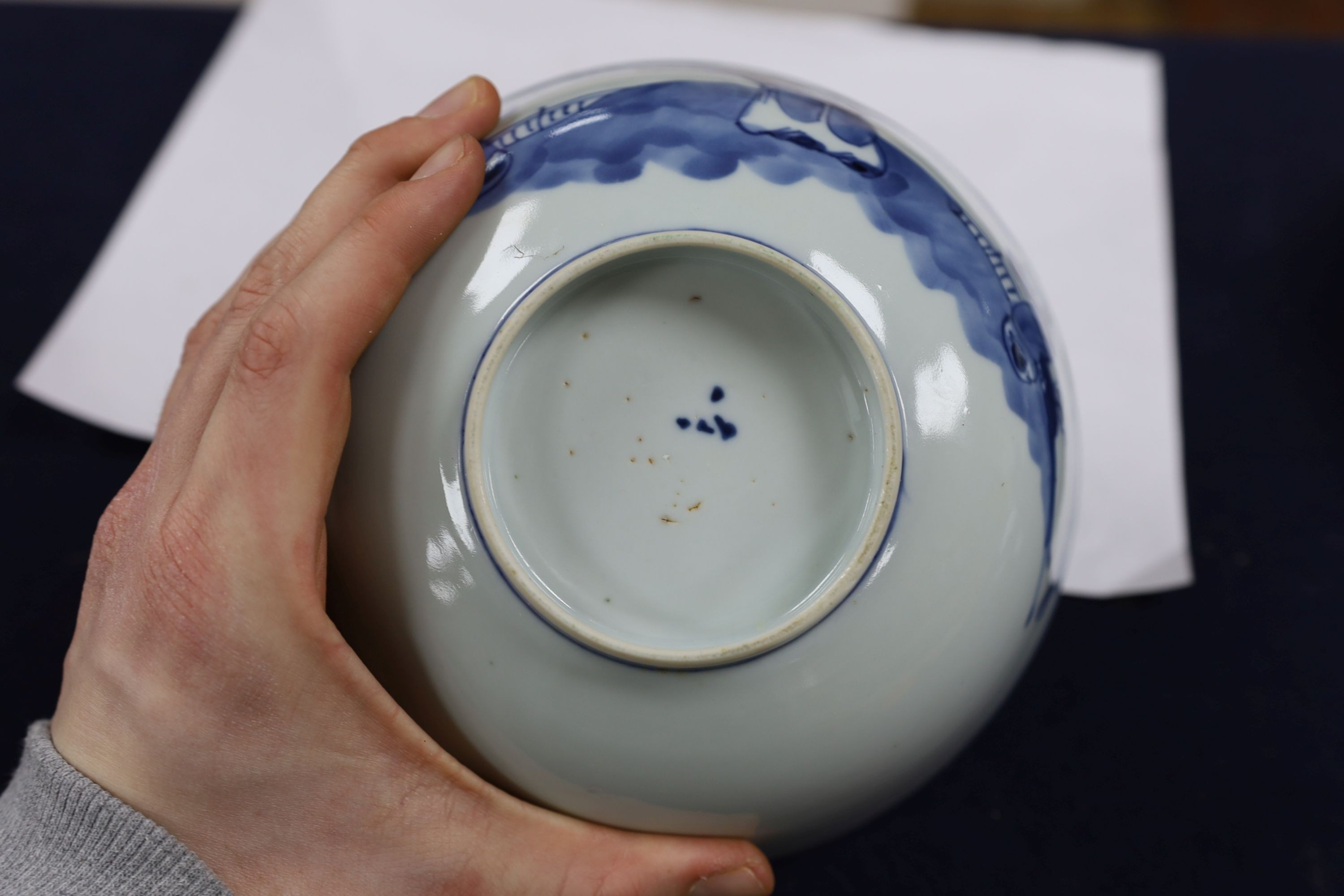 A collection of seven Chinese blue and white bowls 18cm